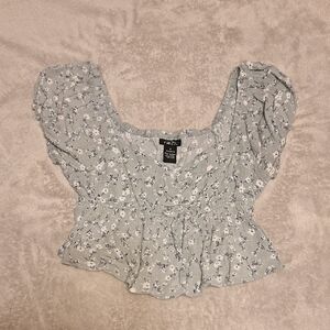 Rue21 Light Green Floral Blouse